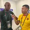Jurnalis Bola.com, Hery Kurniawan melakukan wawancara dengan asisten pelatih Timnas Pakistan, Titus Bramble di Mixedzone Stadion Utama Gelora Bung Karno, Jakarta, Jumat (2/10/2026). (Bola.com/Hery Kurniawan)