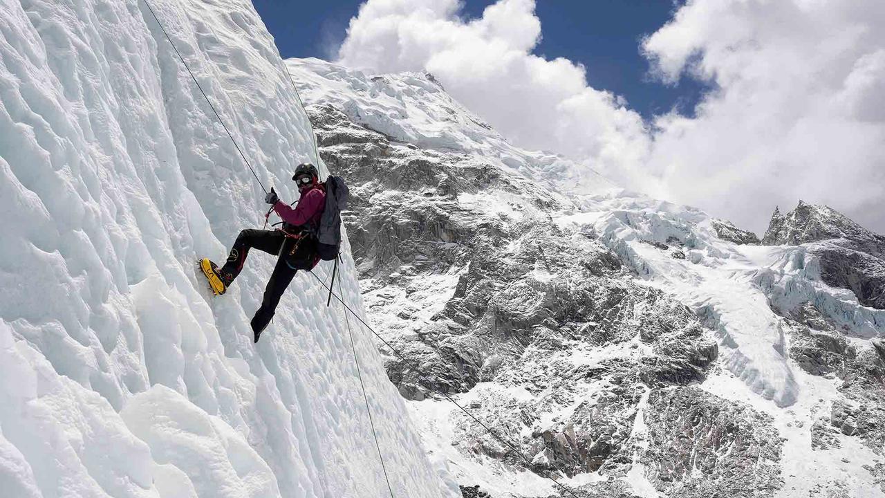 FOTO: Keindahan Alam Himalaya Menuju Basecamp Gunung Everest