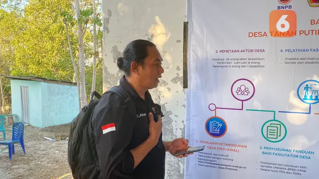 Direktur Yayasan CIS Timor Indonesia Haris Oematan mengatakan bahwa Tanah Pasir di Kupang Timur, NTT masih berstatus Desa Pratama (pemula) tangguh bencana (Dok. Liputan6.com/Teddy Tri Setio Berty).
