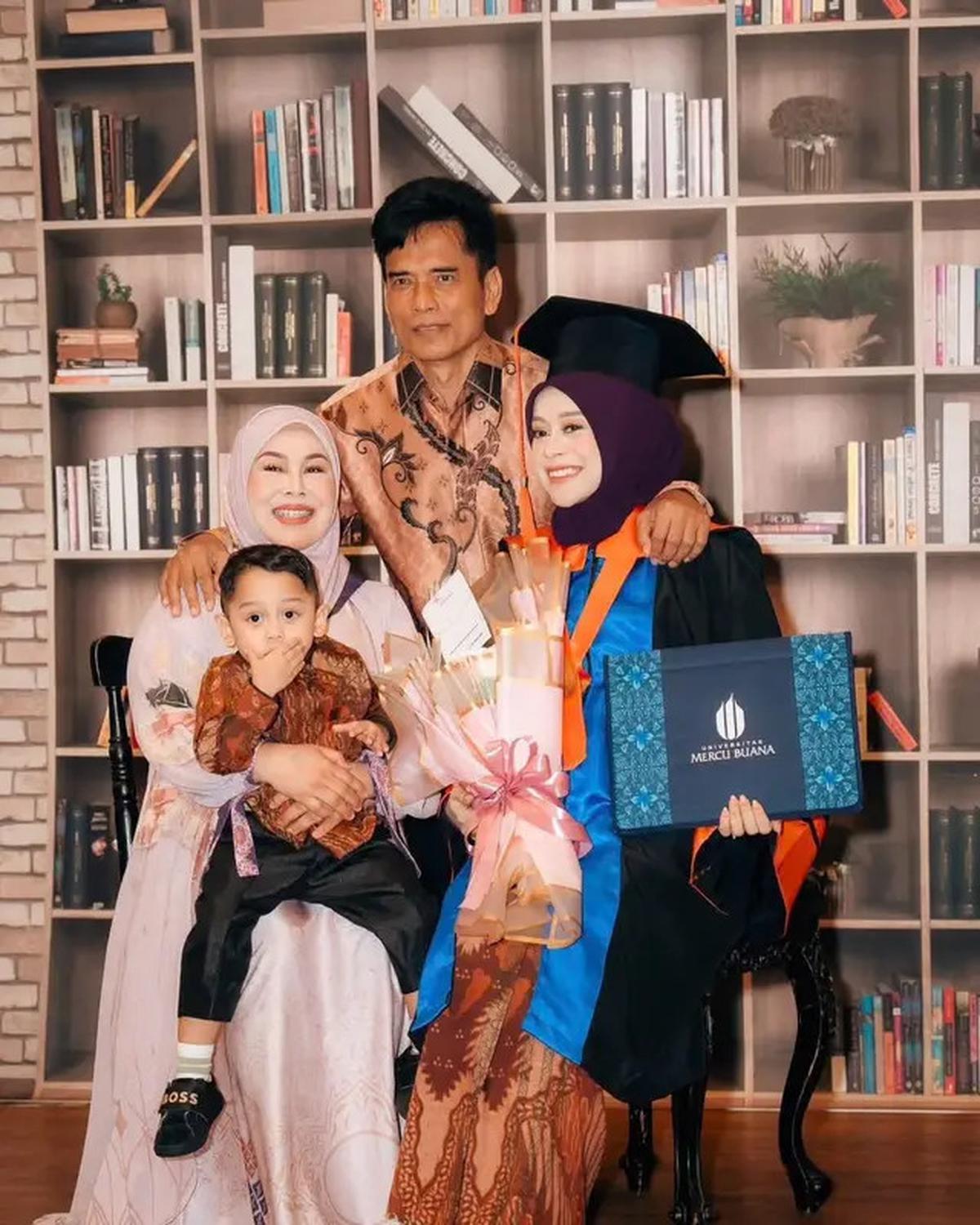 Sempat Bimbang, Lesty Kejora Akhirnya Raih Gelar Sarjana Setelah 6 Tahun Kuliah