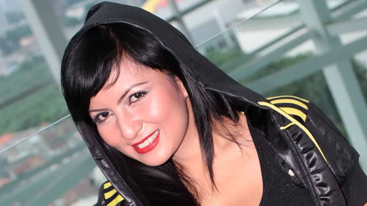 five-vi-130912b.jpg