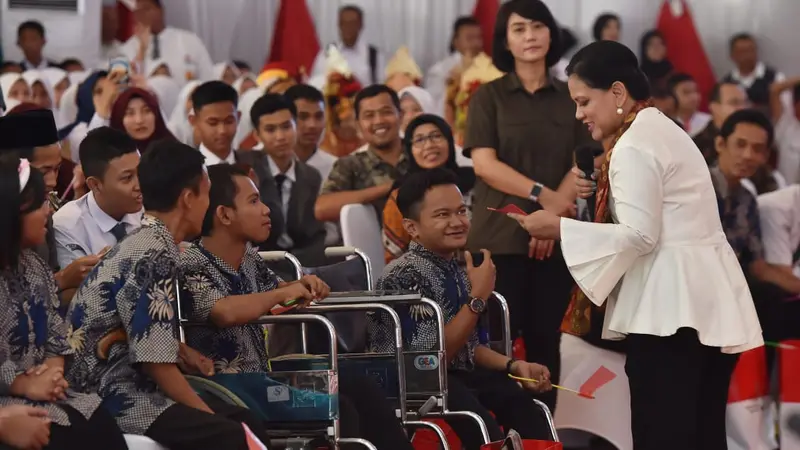 Tolak Hadiah Sepeda, Pelajar Disabilitas di Palembang Minta Laptop ke Iriana Jokowi