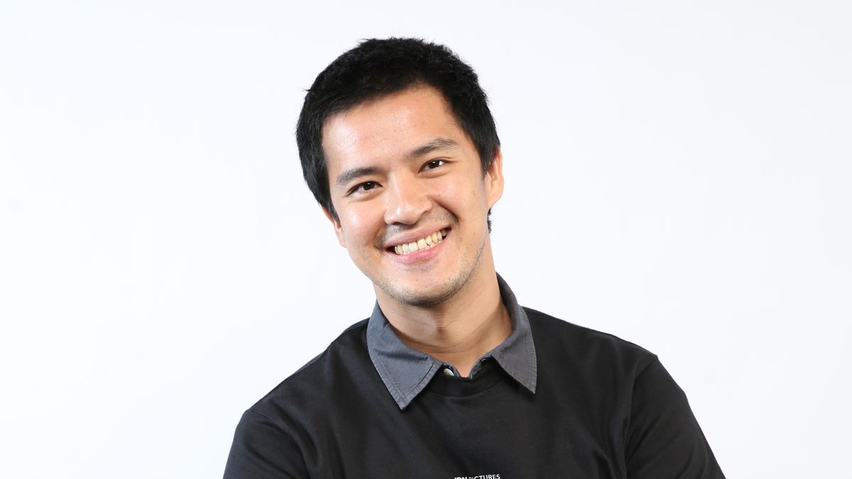 Morgan Oey Bahas Mitos Perempuan Pembawa Sial, Ingat Sosok Mirip Ibu di Lorong Rumah Pas Mati Lampu