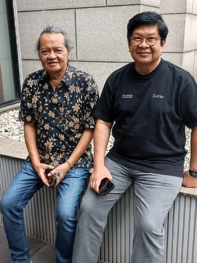 Laksamana Sukardi (LS), menggandeng seniman Harry Tjahjono  untuk membuat konten youtube ramah anak. (IST)