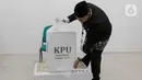 KPU wilayah kota juga masih menunggu logistik Pilkada lainnya seperti tinta dan alat bantu tunanetra. (Liputan6.com/Herman Zakharia)