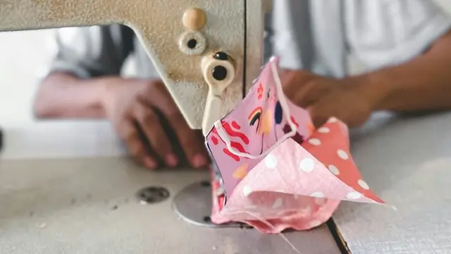 Diary Fimela: Lidya Valensia, Angkat Kekayaan Budaya Indonesia Lewat Bisnis Suvenir