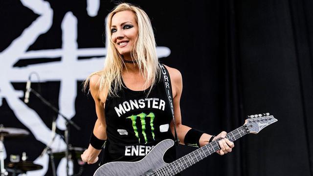 Nita Strauss (Instagram/ hurricanenita)