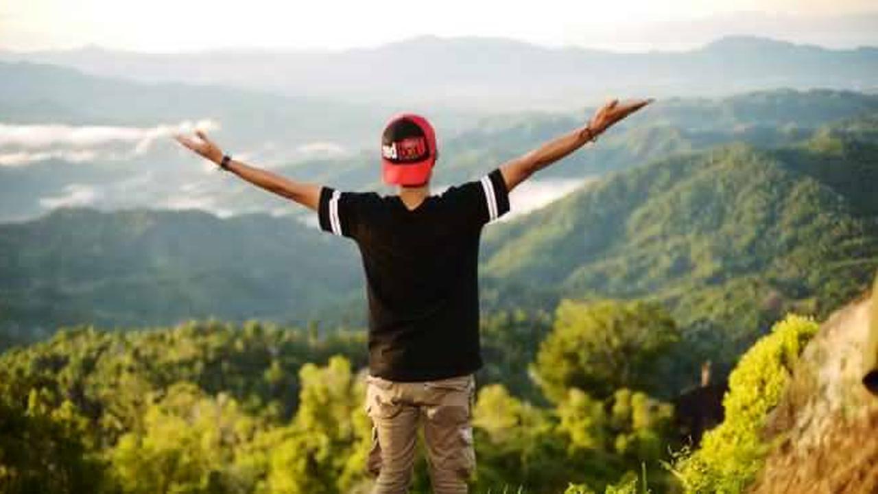 Pemandangan Indah dari Puncak Dulamayo