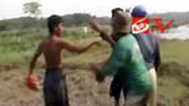 Warga Tolak Penambangan Pasir dengan Alat Berat