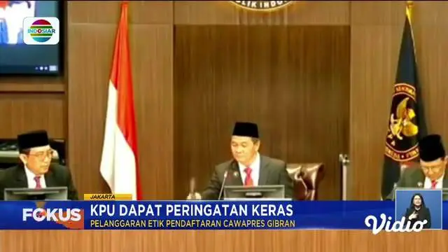 Perbarui informasi Anda bersama Fokus edisi (06/02) dengan beberapa berita di antaranya, KPU Dapat Peringatan Keras, Harimau Masuk Perangkap, Antrean Bansos Membeludak, Kantor Pemda Kebanjiran.