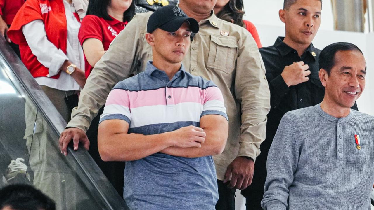 Makan Mie Bareng Kaesang & Kader PSI di Deli Serdang, Jokowi Ngaku Cuma Kebetulan