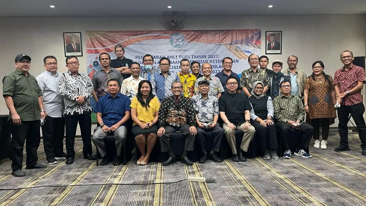 Azyumardi Azra (duduk/tengah) saat kegiatan Penyegaran Ahli Pers dari Dewan Pers di Bali, 1 September 2022.