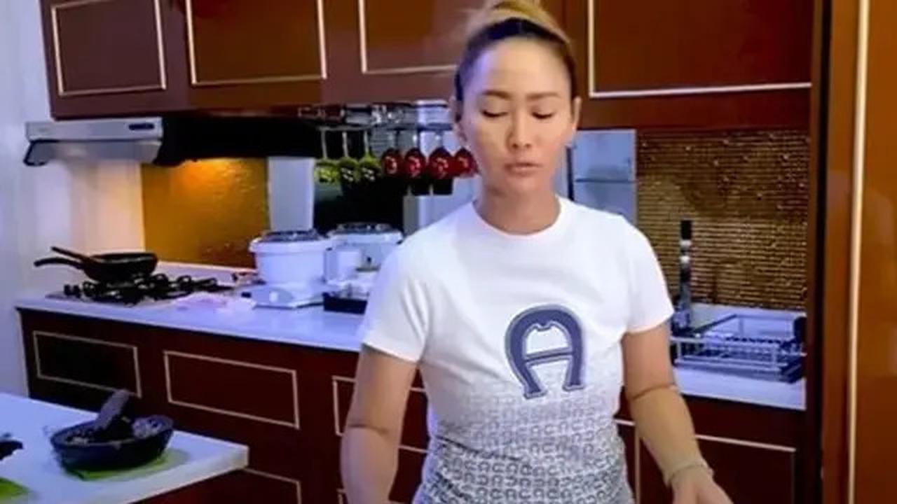 Inspirasi Dapur Minimalis nan Estetik dari Rumah Artis Indonesia