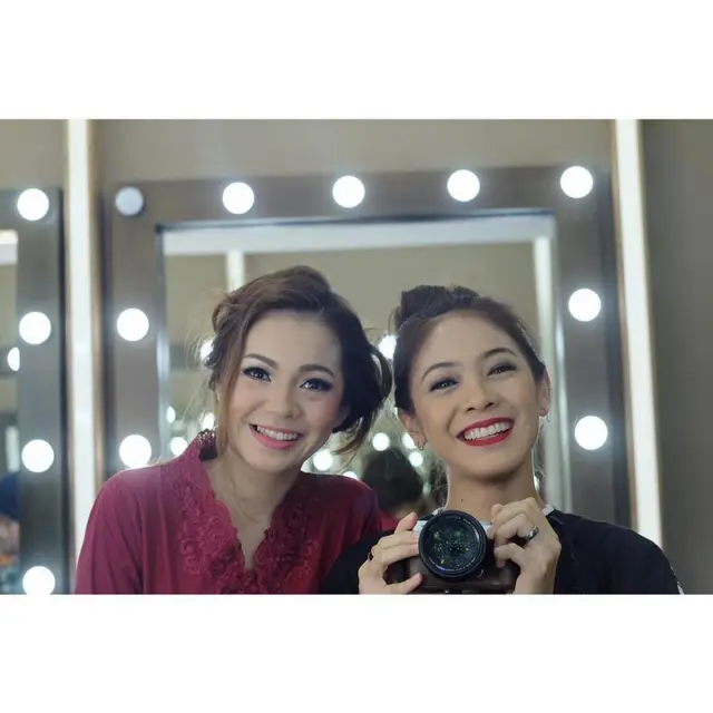 Maya Septha dengan Dian Ayu Lestari mirip banget (Instagram/@dianayulestari)
