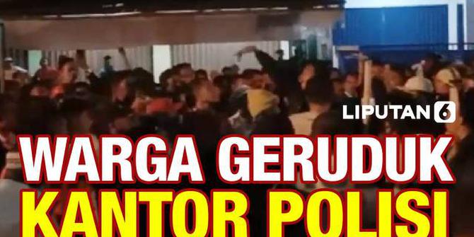 VIDEO: Ratusan Warga Bersenjata Geruduk Kantor Polisi di Lampung, Ada Apa?