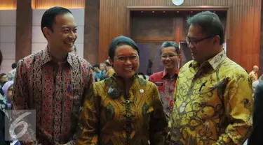 Ki-ka: Kepala BKPM Thomas Lembong, Menteri Luar Negeri Retno L. P. Marsudi, Mentri Komunikasi dan Informasi Rudi Antara berbincang saat menghadiri Diplomatic and Chambers of Commerce Gathering di Jakarta, Selasa (4/10). (Liputan6.com/Angga Yuniar)