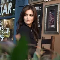 Beberapa kali Cut Tary dikejar pertanyaan tentang kedekatannya dengan Richard Kevin. Seperti inilah jawaban Cut Tary tentang sosok Richard Kevin dan alasan kenapa ia bungkam selama ini.