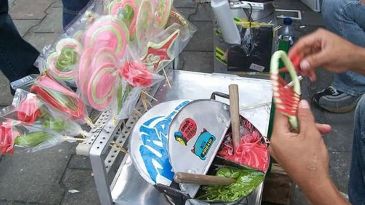 6 Pedangan Makanan Keliling yang Kini Sudah Jarang Beredar