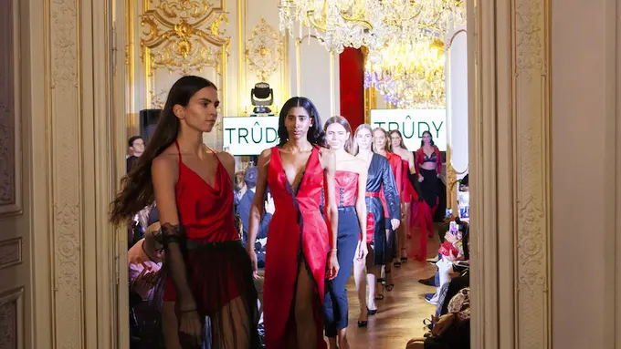 Wujudkan Impian untuk Berkarya di Paris bersama Fashion Division