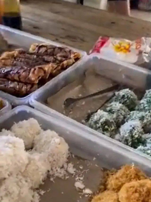 Potret makanan di Warung Sambal Dadak Ayam Keramas milik Epy Kusnandar (Instagram/karinaranau9 dan Instagram/epy_kusnandar_official)