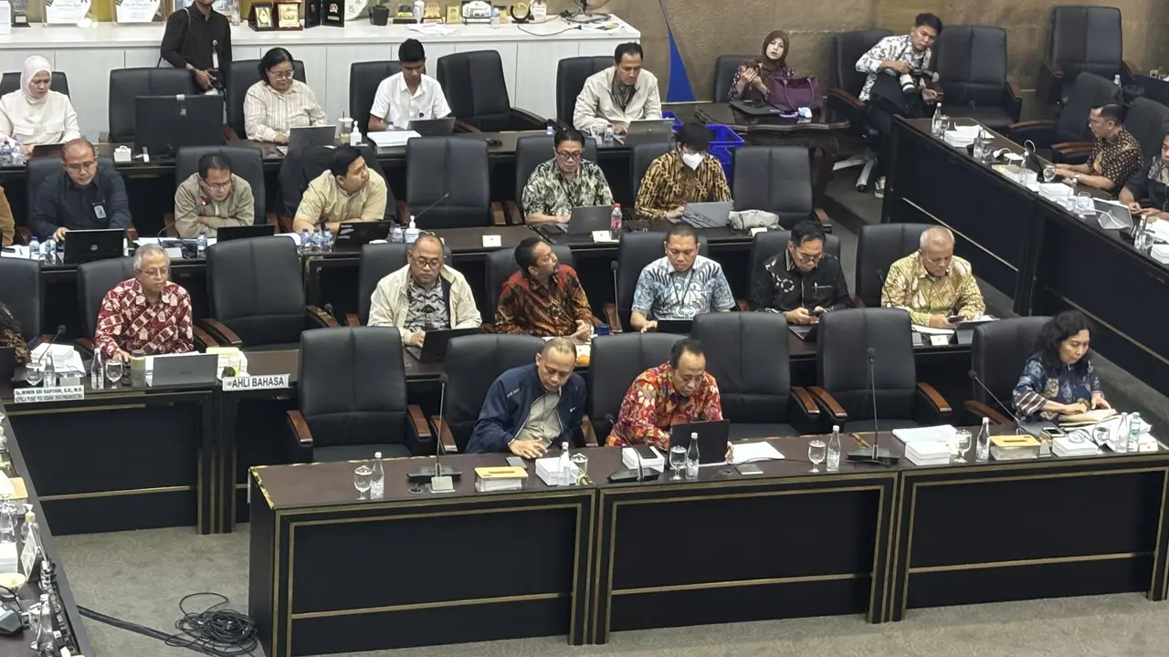Rapat pembahasan Daftar Inventarisasi Masalah (DIM) RUU Pengaturan Reforma Agraria, Jumat (18/9/2026). (Liputan6.com/Ady)