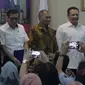 Kepala PPATK Kiagus Ahmad Badaruddin (kiri) berfoto bersama Menkumham Yasona Laoly, Ketua KPK Agus Rahardjo (kedua kanan), dan Ketua DPR RI Bambang Soesatyo (kanan) usai diskusi di gedung PPATK, Jakarta, Selasa (17/4).(Liputan6.com/Angga Yuniar)