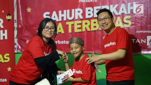 Smartfren berbagi kebahagiaan bersama anak yatim piatu panti asuhan Bani Salam, Kota Bandung.
