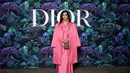 Sonam Kapoor juga kenakan koleksi Dior Pre Fall 2023 dengan nuansa serba pink [Dior]