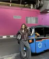 Raisa tampil memikat dengan gaya maskuli menggunakan jaket kulit. [Instagram/ Raisa]