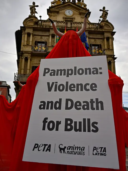 Balap lari banteng, tradisi berusia berabad-abad, masih populer di beberapa kota Spanyol. (AP Photo/Alvaro Barrientos)