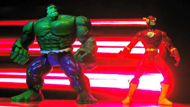 Ilustrasi superhero dengan kekuatan radiasi. (Sumber Flickr/JD Hancock)