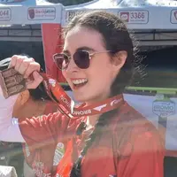 Arumi Bachsin turun gunung dengan mengikuti lari marathon di Bromo Marathon 2023 [@arumibachsin_94]
