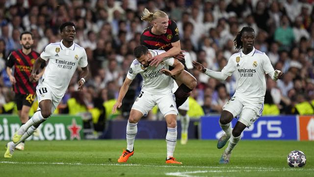 Foto: Tak Mampu Mencetak Gol, Begini Penjagaan Ekstra yang Dilakukan Real Madrid untuk Mematikan Langkah Erling Haaland di Liga Champions