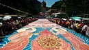  Penganut Buddha di Myanmar memperingati Hari Raya Waisak, Kuil Buddha Tibet, Ipoh, Myanmar, Selasa (13/05/2014) (AFP Photo/Manan Vatsyayana)