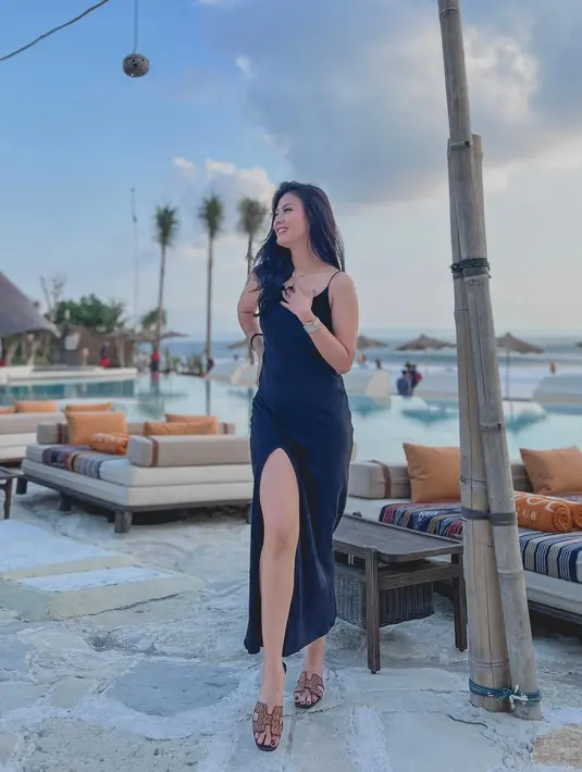 Nita Gunawan perempuan kelahiran Kudus, Jawa Tengah ini mengawali kariernya sebagai konten kreator berisi sejumlah keseharian serta tips-tips seputar kecantikan, Nita kini berhasil menjadi seorang selebriti. (Instagram/nitagunawan09)