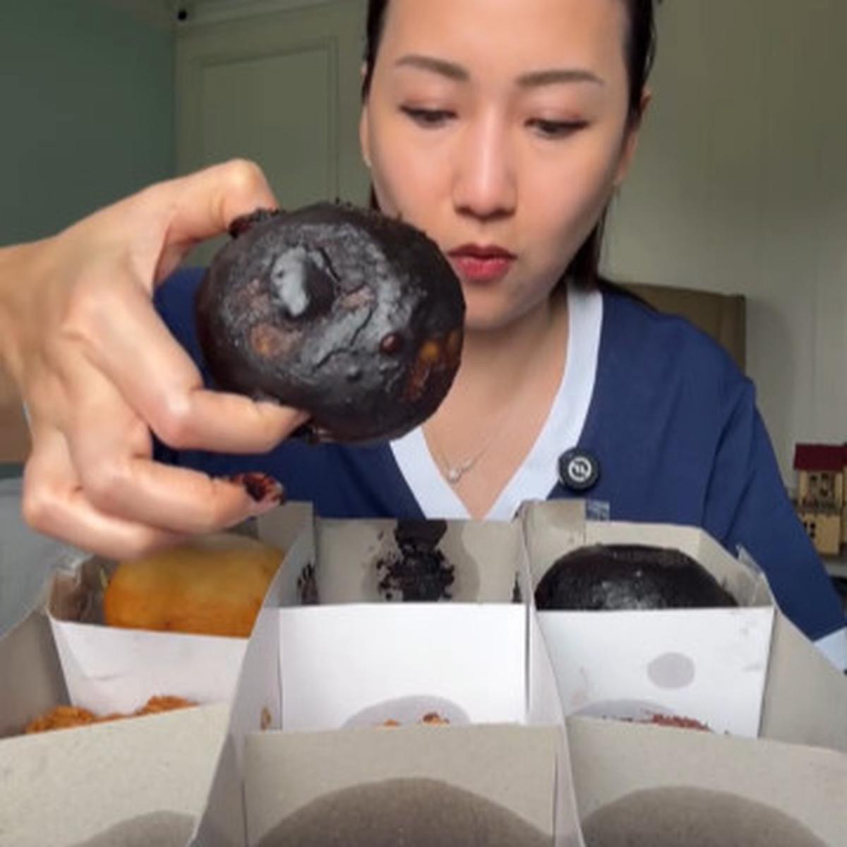 Pinkan Mambo Jual Donat Rp200 Ribu, Penampakannya Tuai Kritik - Ngaku Baru Dijual Untuk yang Maksa Beli