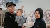 Haneen Akira bersama suaminya ustaz Hanan Attaki