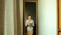 Potret Cantik Luna Maya Pakai Kebaya Kala Syukuran Rumah Baru di Bali