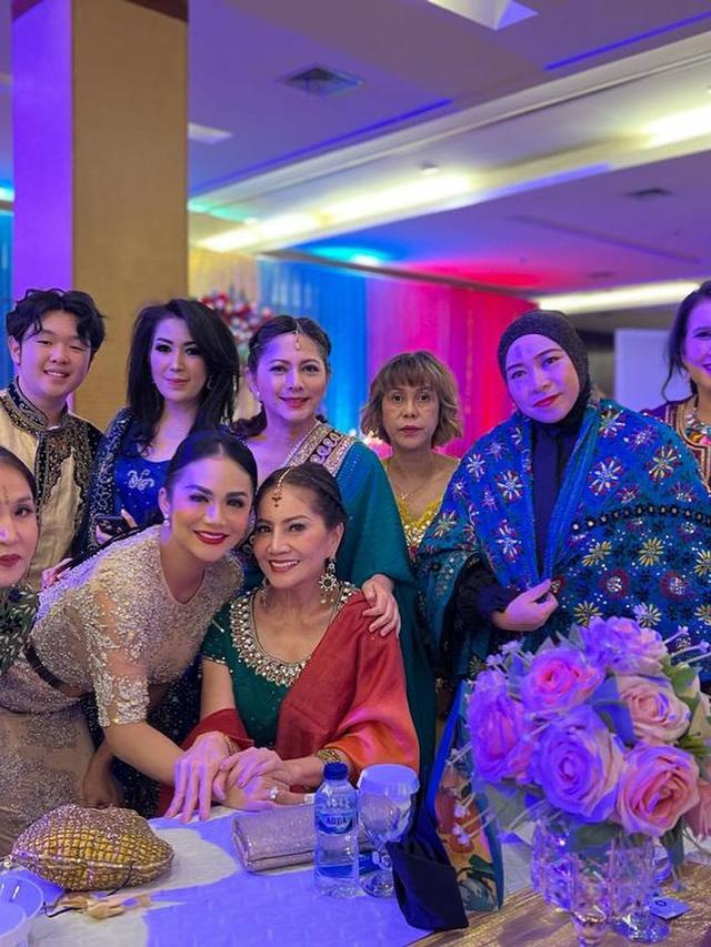Pesta ultah Iis Dahlia ke-50 usung tema Bollywood (Foto: Instagram @cutkeke_xavier)