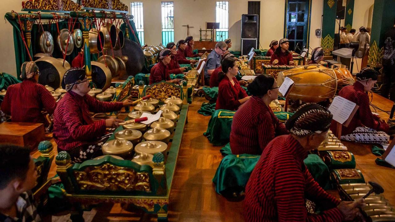 FOTO: Khidmat Perayaan Natal dalam Balutan Tradisi Jawa di Ganjuran Yogyakarta