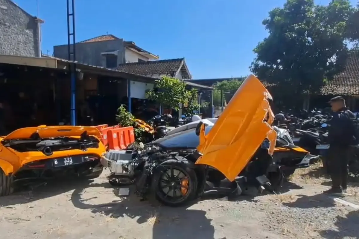 McLaren YouTuber Andra ST kecelakaan hingga terbelah dua
