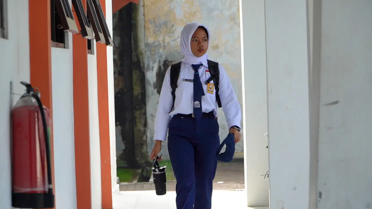 Syifa Syafitri, remaja putri yang kini bisa melanjutkan impiannya lewat sekolah rakyat.