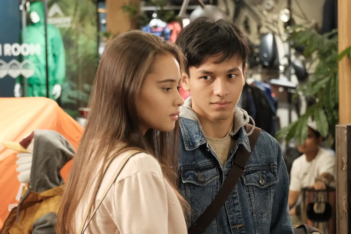 Film "Seperti Hujan yang Jatuh ke Bumi"