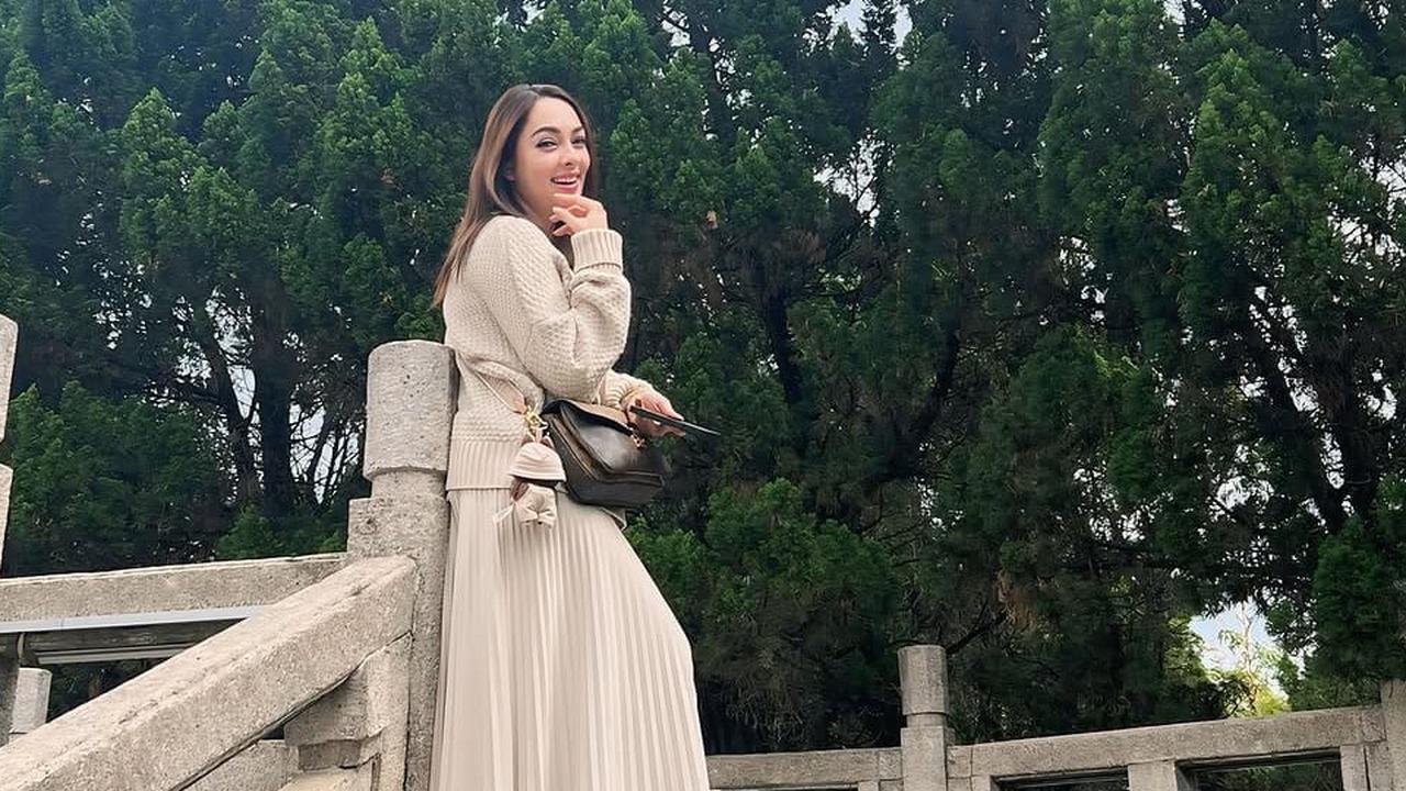 6 Tampilan Reisa Broto Asmoro dengan Outfit Casual Liburan di Zhuhai Tiongkok Jadi Sorotan, Penuh Pesona