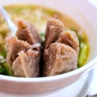 Buat kamu penggemar bakso, nggak bakalan nyesel deh makan di 5 tempat ini. (Foto: eatdrinkkl.blogspot.co.id)