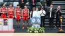 <p>Presiden Republik Indonesia, Joko Widodo membunyikan alarm sebagai bentuk peresmian Indonesia Arena pada Senin (07/08/2023) di Senayan, Jakarta. (Bola.com/Bagaskara Lazuardi)</p>