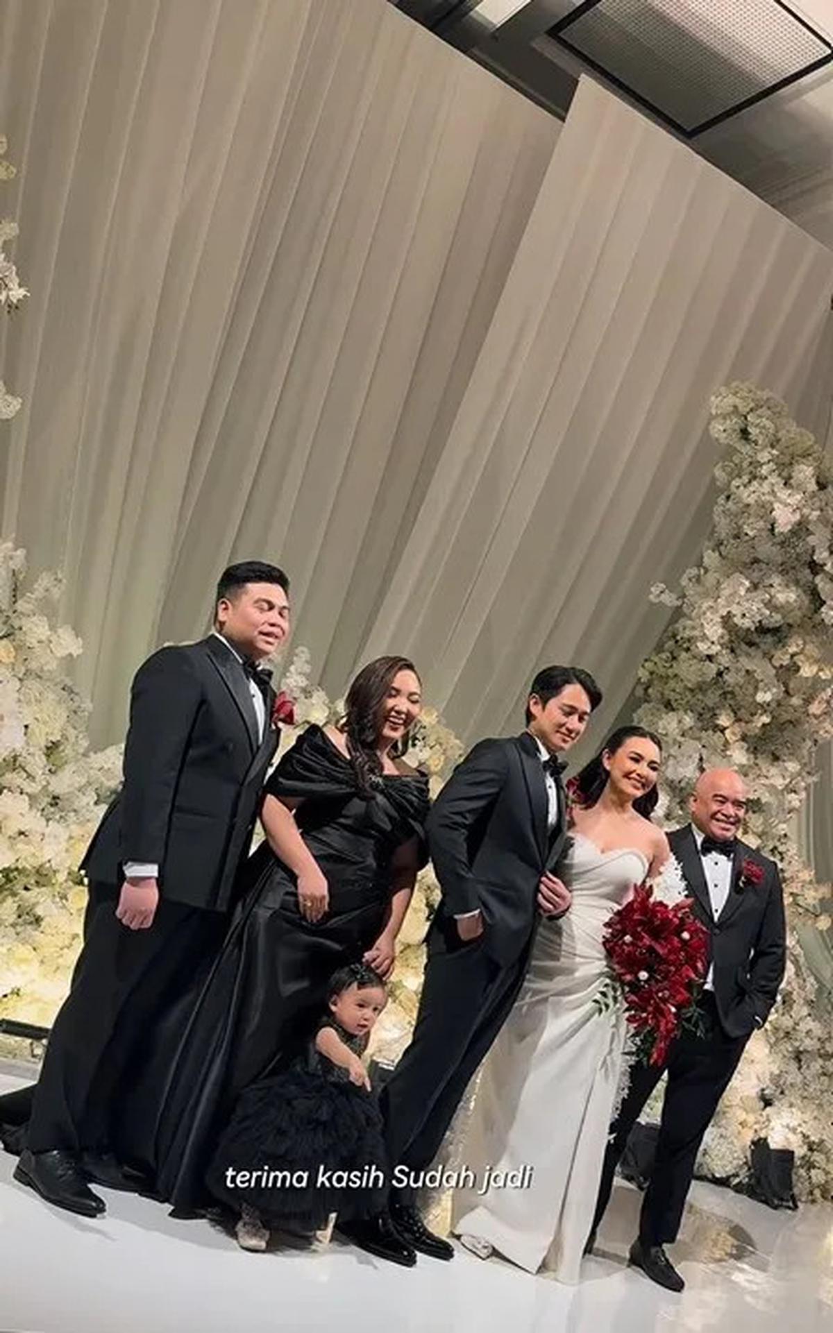 Amanda Manopo dan Kenny Austin Resmi Jadi Suami Istri, Ini Wejangan Menyentuh dari Keluarga