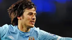 Selebrasi gol David Silva yang mencetak gol tunggal kemenangan Manchester City atas Wigan Athletic dalam partai Liga Premier di City of Manchester Stadium, 5 Maret 2011. AFP PHOTO/PAUL ELLIS