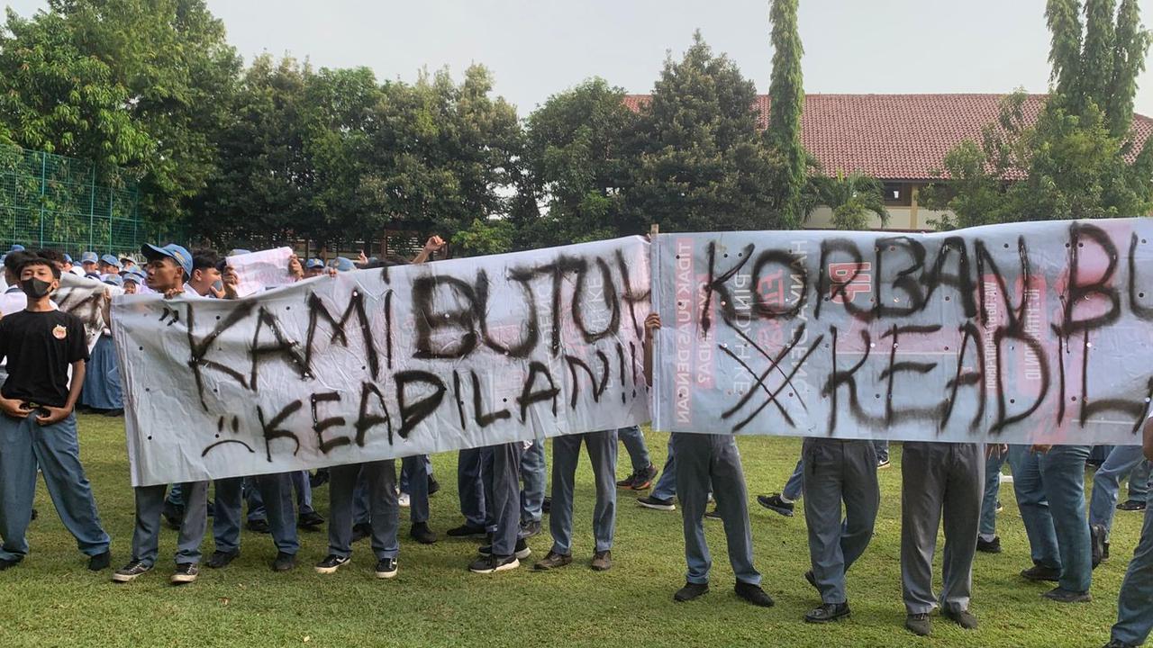 Siswa SMAN 11 Semarang Demo Buntut Alumni Sebar Foto Porno Editan AI, Kecewa Sama Kepala Sekolah Tak Terbuka