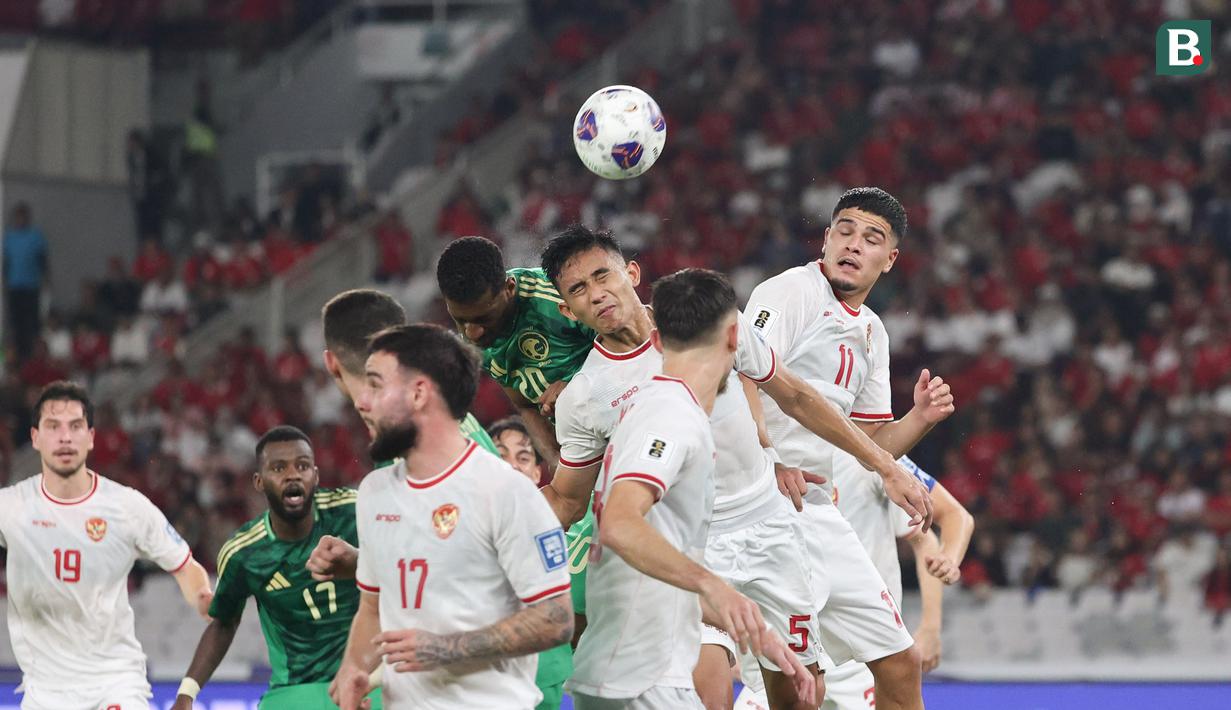 Anak asuh Shin Tae-yong tercatat melakukan 19 kali tekel terhadap lawan. Selain itu, ada tujuh intersep, 48 kali pemulihan, dan 38 sapuan. (Bola.com/Abdul Aziz)